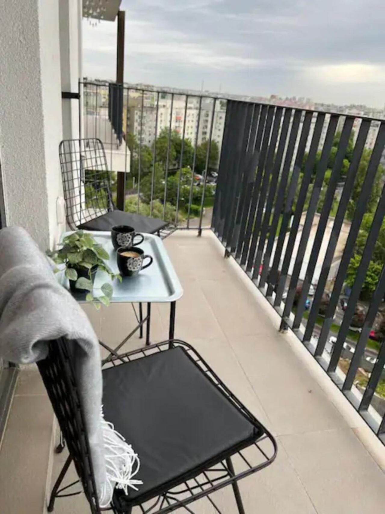 High-Rise Luxury Apartment With Free Parking บูคาเรสต์ ภายนอก รูปภาพ