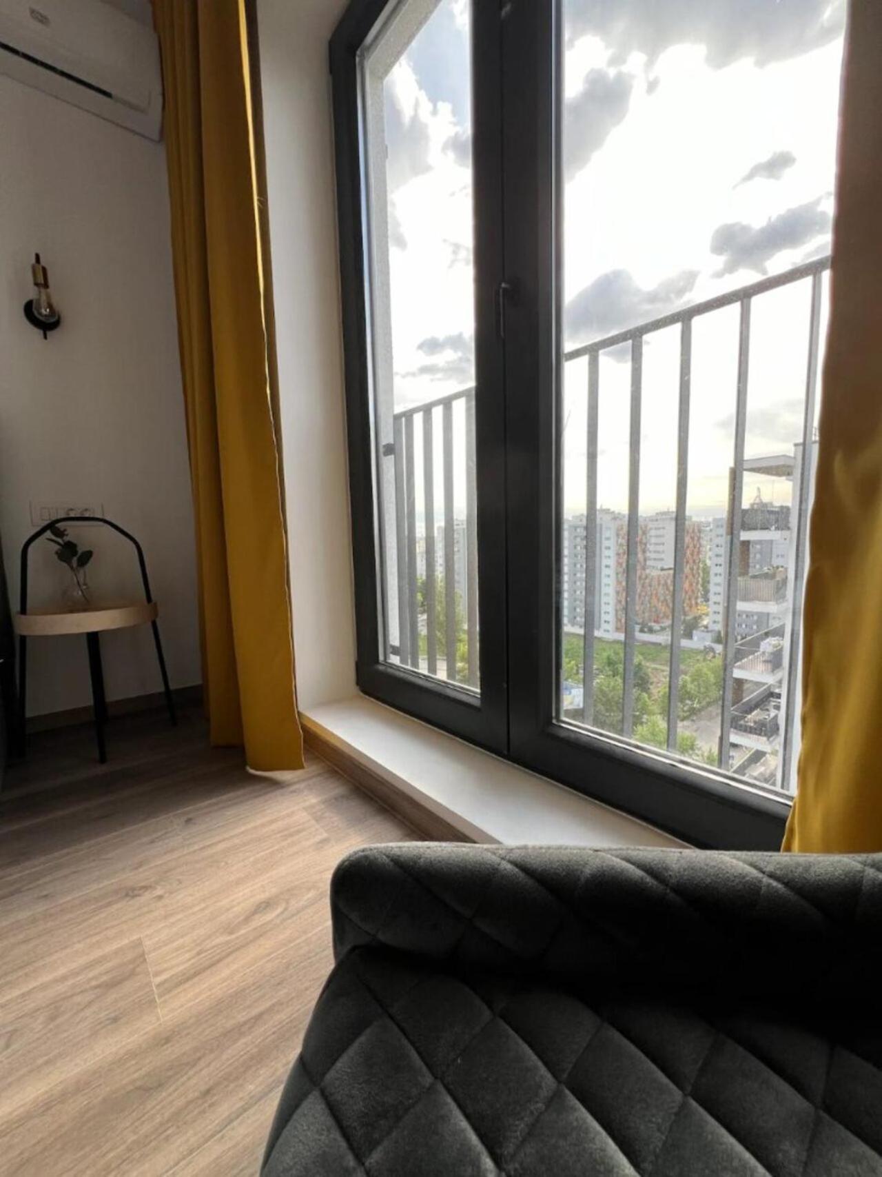High-Rise Luxury Apartment With Free Parking บูคาเรสต์ ภายนอก รูปภาพ