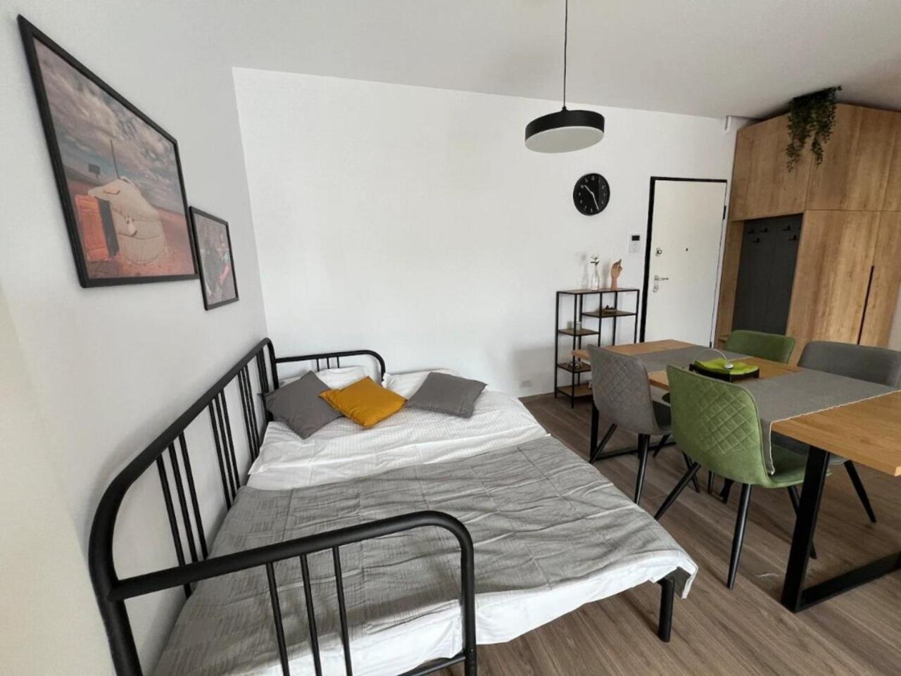 High-Rise Luxury Apartment With Free Parking บูคาเรสต์ ภายนอก รูปภาพ