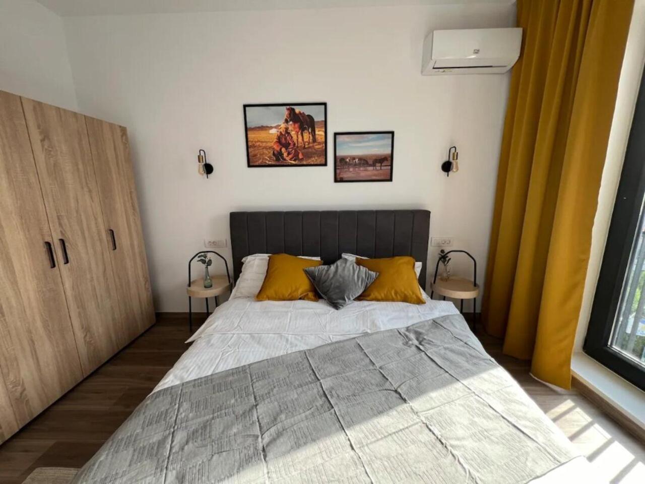 High-Rise Luxury Apartment With Free Parking บูคาเรสต์ ภายนอก รูปภาพ