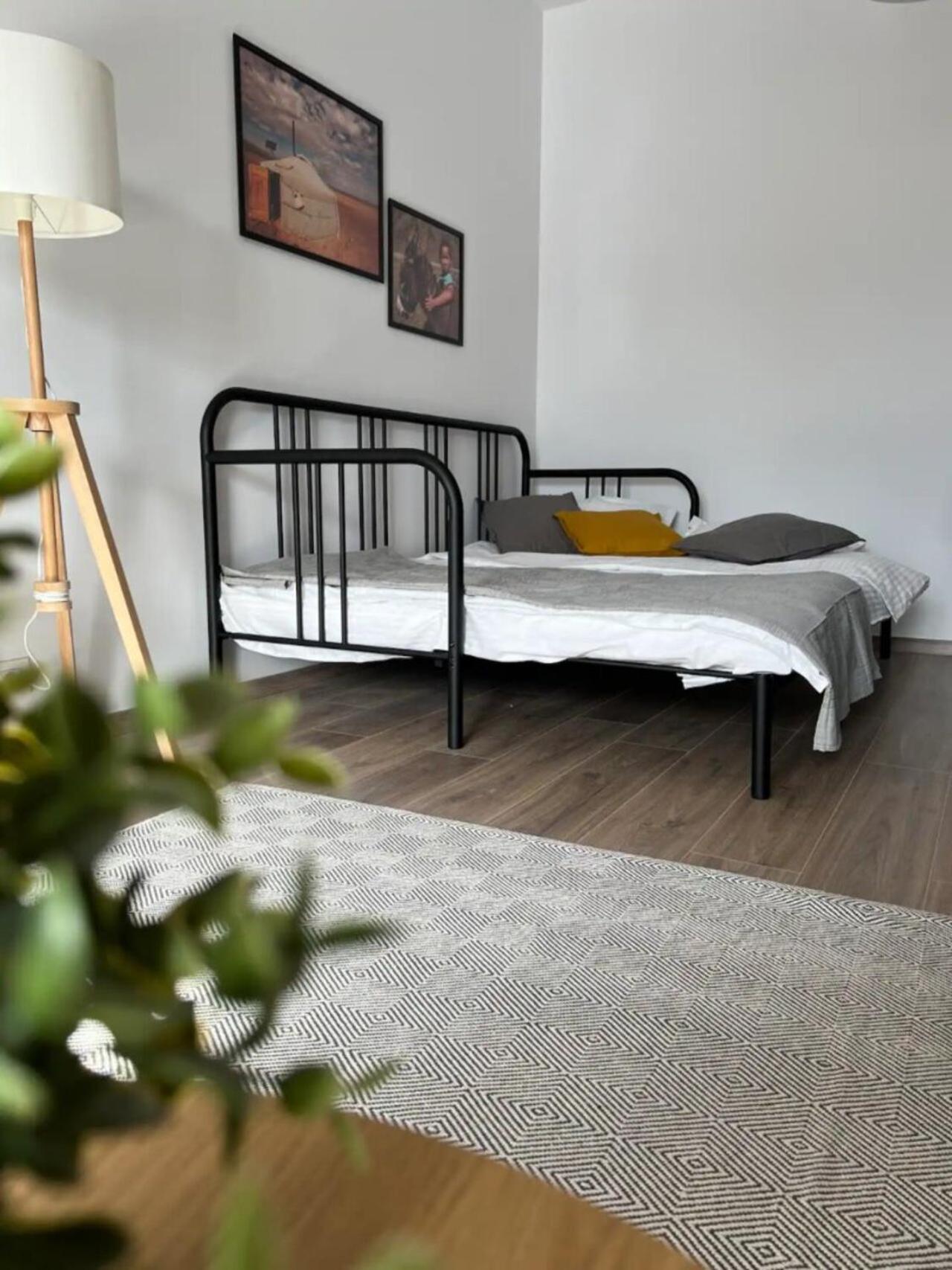 High-Rise Luxury Apartment With Free Parking บูคาเรสต์ ภายนอก รูปภาพ