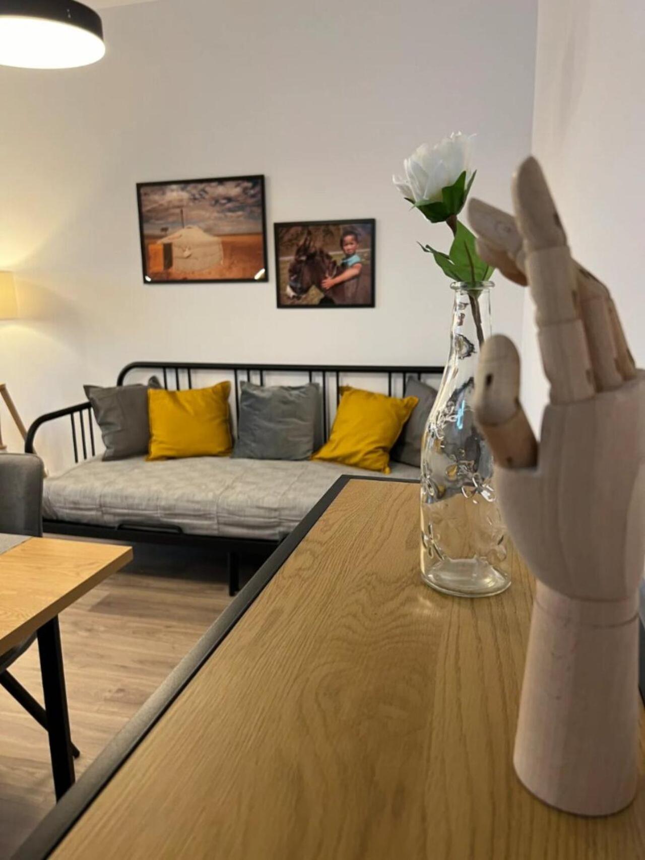 High-Rise Luxury Apartment With Free Parking บูคาเรสต์ ภายนอก รูปภาพ