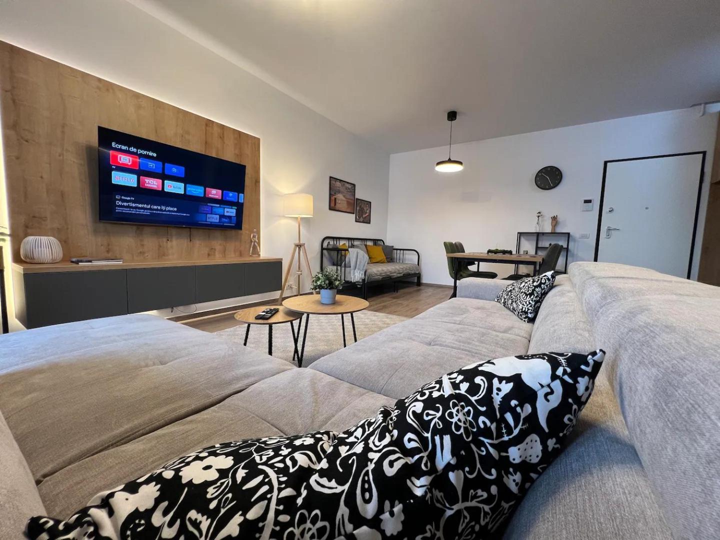 High-Rise Luxury Apartment With Free Parking บูคาเรสต์ ภายนอก รูปภาพ
